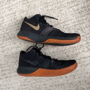 Nike Kyrie Flytrap Basketball Shoes
